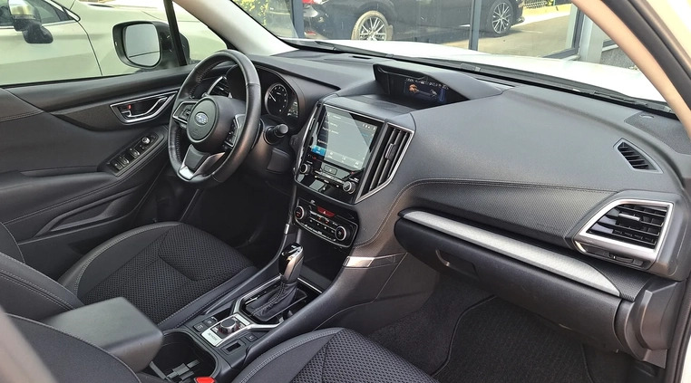 Subaru Forester cena 119700 przebieg: 40300, rok produkcji 2019 z Wąchock małe 172